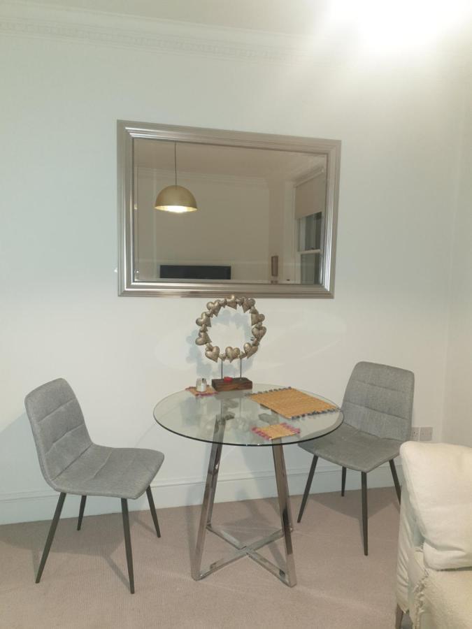 Beautiful One Bedroom Apartment Walking Distance To Paddington And Hyde Park 런던 외부 사진